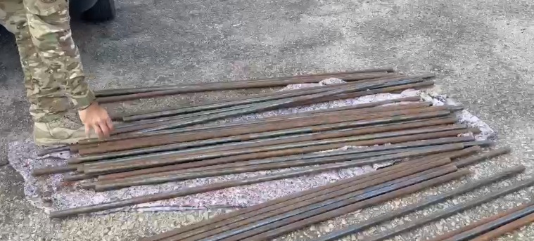 Torcedores do Santos são detidos com 52 barras de ferro na Grande BH; alvo era Máfia Azul - Foto: Divulgação/PRF
