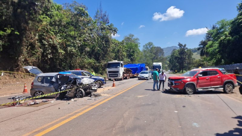 Acidente frontal deixa um morto e quatro feridos na BR-040, em Congonhas
