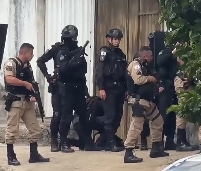Homem invade casa da ex e se entrega após horas de negociação no bairro Ouro Minas, em BH - Foto: Reprodução/Redes Sociais