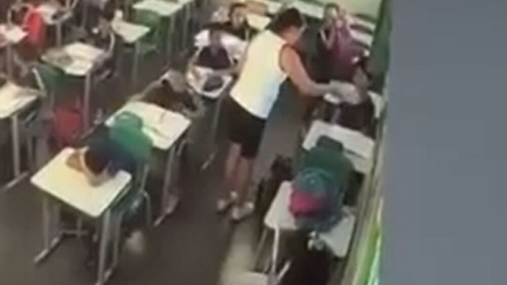 Professora é afastada após esfregar prova no rosto de aluno aluno de 8 anos em escola de BH - Foto: Reprodução