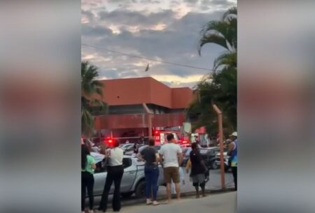 Teto de frigorífico desaba e deixa vítimas em Brumadinho Teto de frigorífico desaba e deixa vítimas em Brumadinho - Foto: Reprodução/Redes Sociais