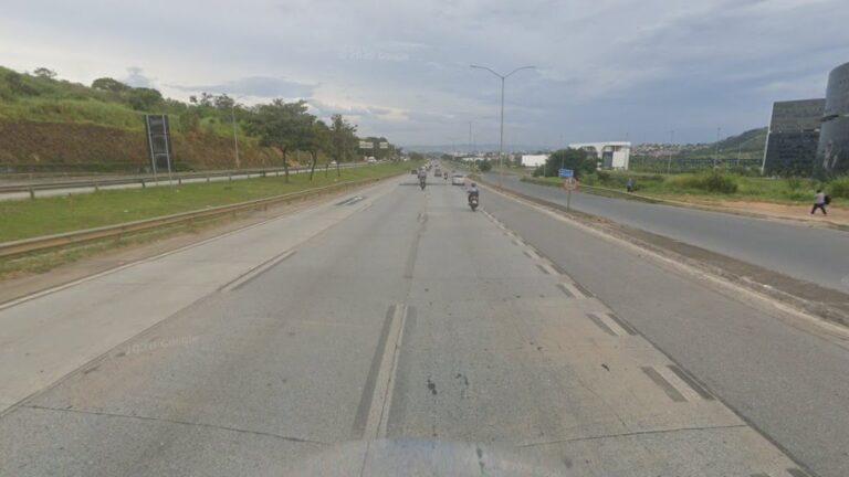 Duas crianças ficam feridas após acidente entre carro e ônibus na MG-010, em BH Duas crianças ficam feridas após acidente entre carro e ônibus na MG-010, em BH - Foto: Reprodução/Google Maps
