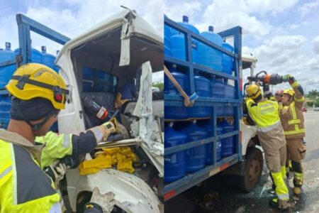 Passageiro fica preso às ferragens após batida entre caminhões em Contagem - Foto: Divulgação/Corpo de Bombeiros