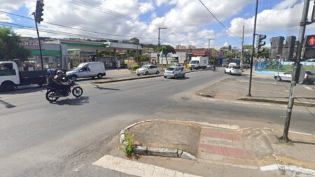 BH: Avenida em Venda Nova terá trecho em mão inglesa a partir desta quarta-feira Avenida em Venda Nova terá trecho em mão inglesa a partir desta quarta-feira - Foto: Reprodução/Google Street View