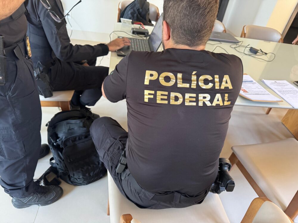PF faz buscas contra suspeito de compartilhar material de abuso sexual infantil em MG - Foto: Divulgação/PF