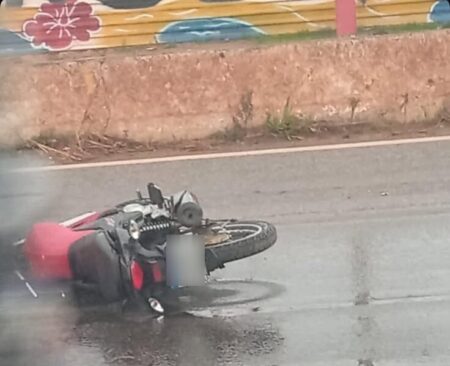 Acidente de moto deixa um morto e outro gravemente ferido no Anel Rodoviário, em BH Acidente de moto deixa um morto e outro gravemente ferido no Anel Rodoviário, em BH - Foto: Reprodução/Redes Sociais
