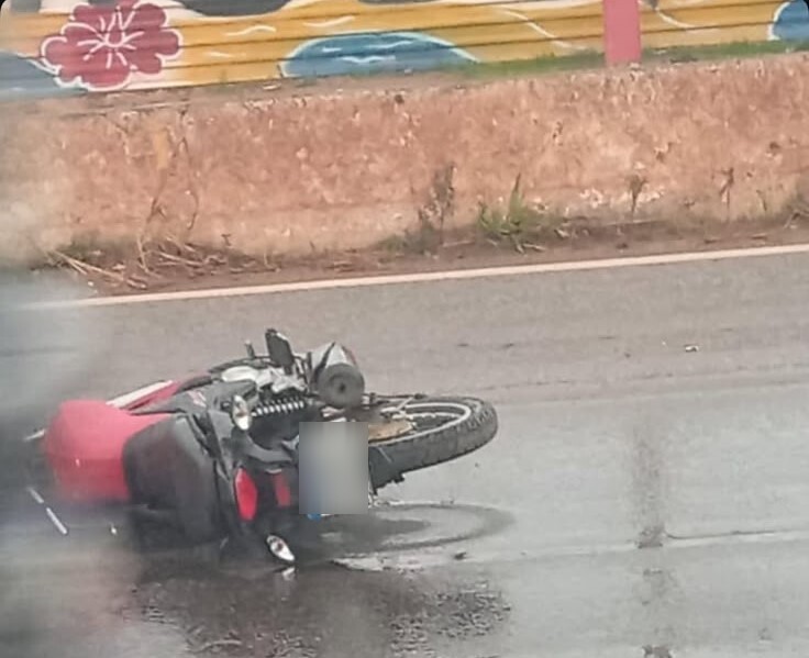 Acidente de moto deixa um morto e outro gravemente ferido no Anel Rodoviário, em BH Acidente de moto deixa um morto e outro gravemente ferido no Anel Rodoviário, em BH - Foto: Reprodução/Redes Sociais