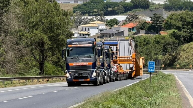 BR-381 pode ter interdições neste fim de semana para passagem de carga de 521 toneladas - Foto: Divulgação / Motiva Minas_SP