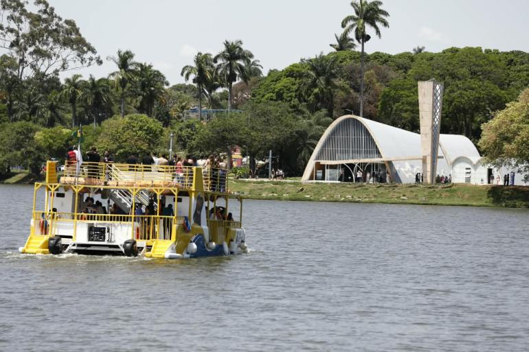 Passeio de barco na Lagoa da Pampulha tem ingressos a partir de R$ 10; confira - Foto: Rodrigo Clemente/ PBH