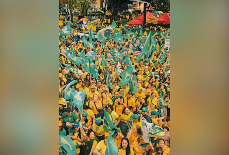 Flávio Bolsonaro participa de motociata e ato político em BH - Foto: Reprodução/Redes Sociais
