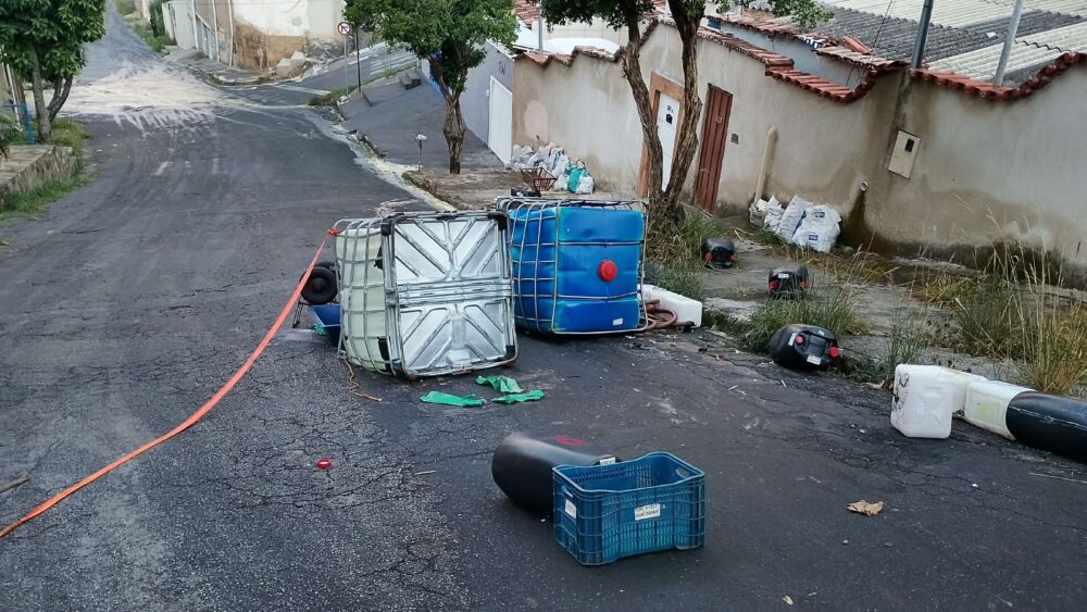 Moradores são evacuados de casas após vazamento de produtos químicos em BH - Foto: Divulgação/CBMMG