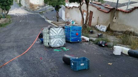 Moradores são evacuados de casas após vazamento de produtos químicos em BH - Foto: Divulgação/CBMMG