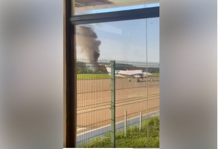Avião da PMMG cai e deixa mortos perto do Aeroporto de Ipatinga, em Santana do Paraíso - Foto: Reprodução/Redes Sociais