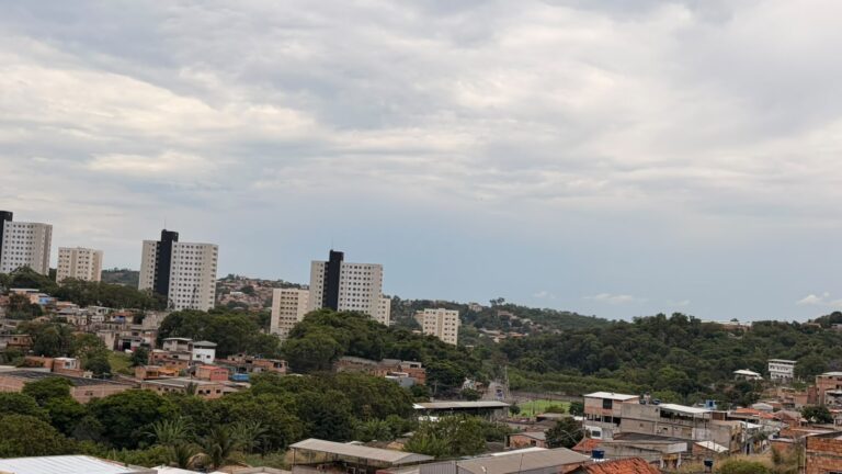 BH pode ter chuva com raios nesta quinta-feira (15); veja previsão do tempo BH pode ter chuva com raios nesta quinta-feira (15); veja previsão do tempo - Foto: Divulgação/Por Dentro de Minas